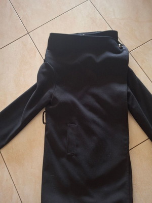 Rinascimento coat like new, black with Italian button