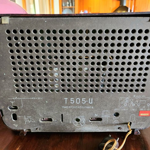 Tesla T 505-U antique radio used with tubes