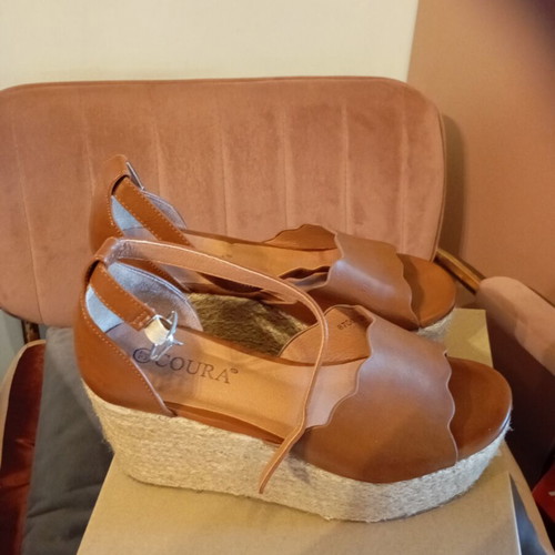Platform sandals size 37 new, genuine leather, 8.5 cm heel, brown