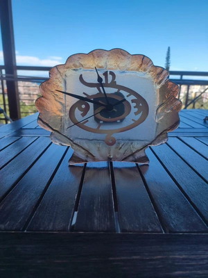 Vintage glass table clock shell-shaped new