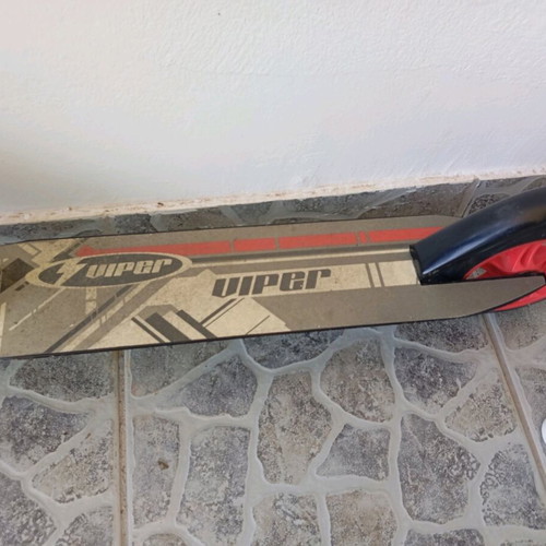 Children's scooter like new, complete with all accessories