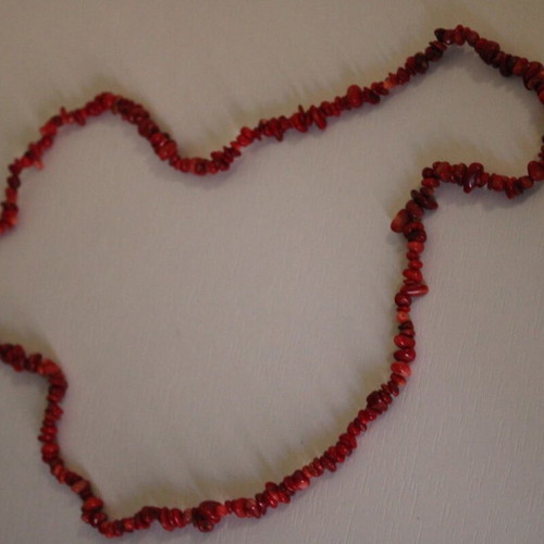 Necklace with red stones new