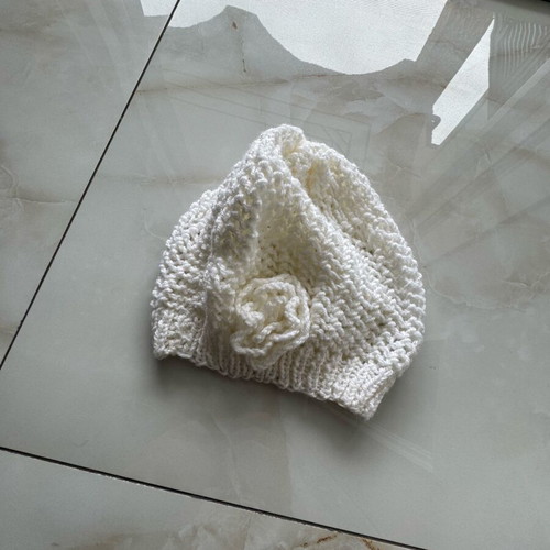 Knitted hat new