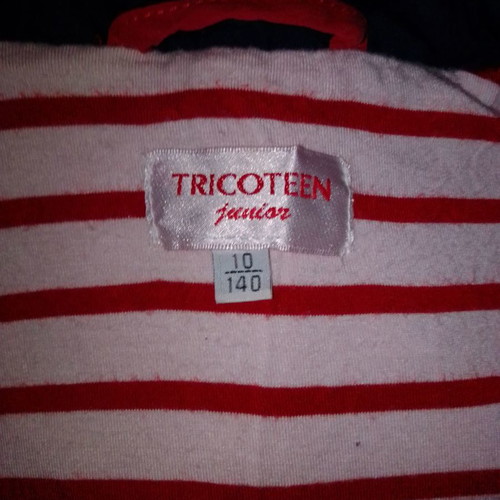 Tricoteen jacket used for girl 8-10 years red