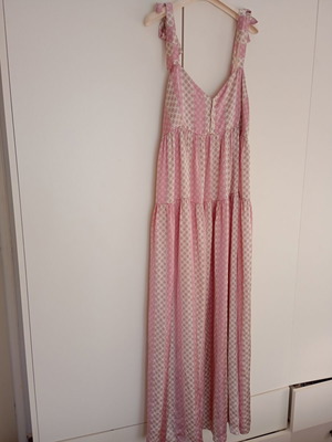 El Bano Milano large maxi dress with satin texture like new, beige pink