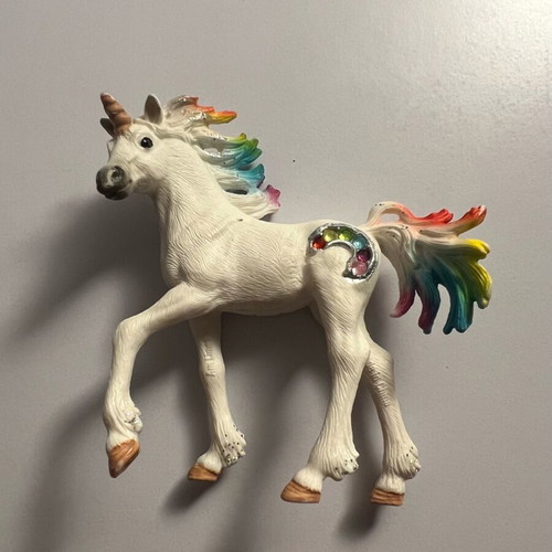 Unicorn figurine like new