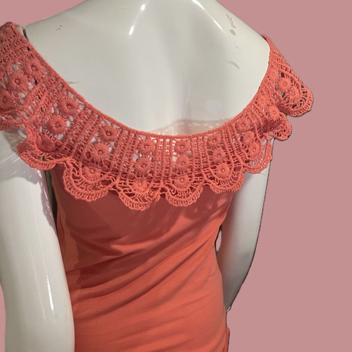 Lace blouse size M like new, elastic cotton