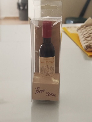 Μαγνητάκι ανοιχτήρι καινούργιο, για μπουκάλια μπύρας και κρασιά