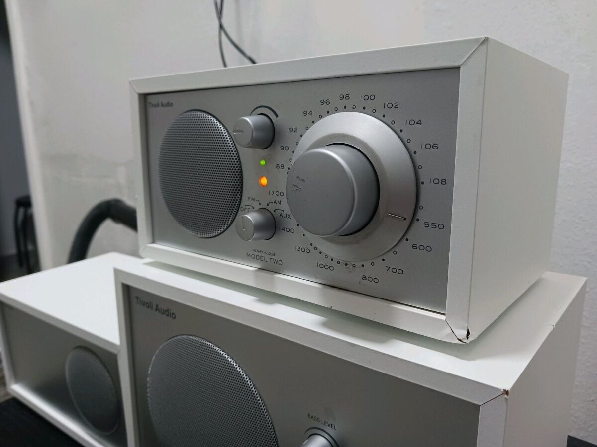 Tivoli radio model two with used… - € 120,00 - Vendora.cy