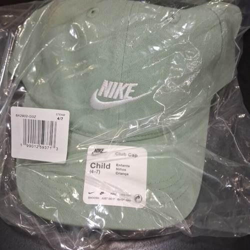 Nike hat new for children and women green