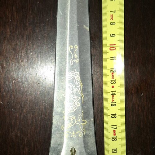 Collectible knife used in good condition