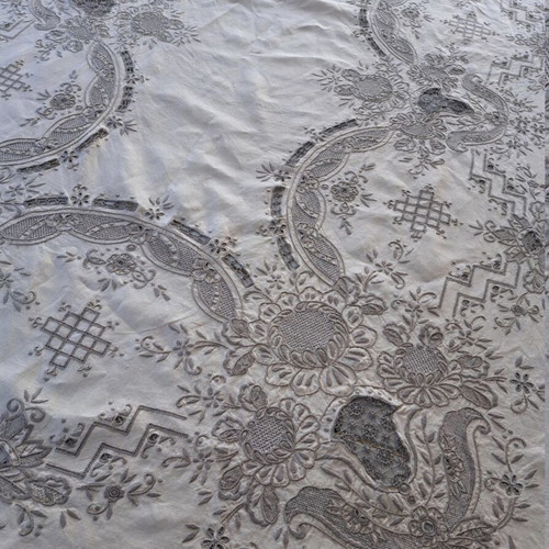Vintage Madeira linen tablecloth like new, large
