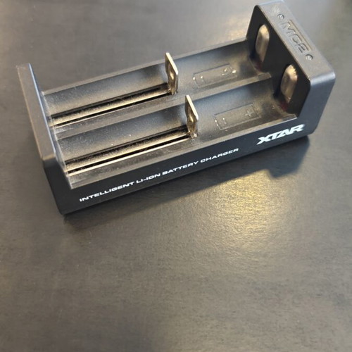 MC2 Xtar Battery Charger for 2 Batteries like new