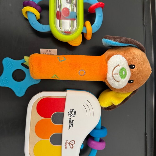 Hape mini piano magic touch wooden like new with two rattles, 3 toys