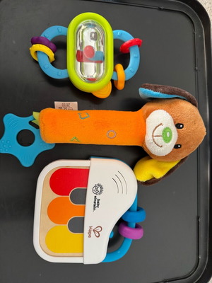 Hape mini piano magic touch wooden like new with two rattles, 3 toys