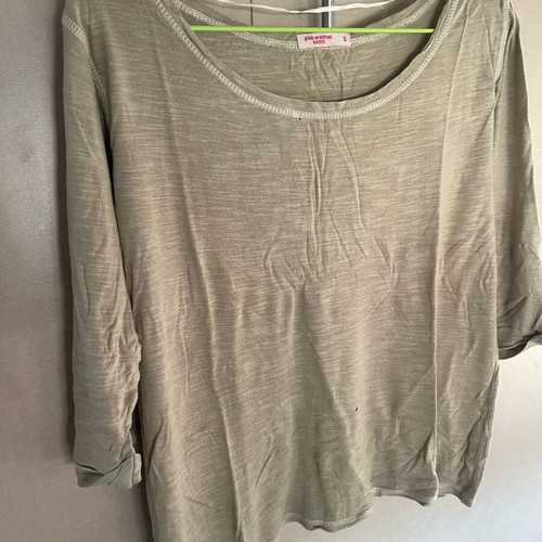 Women's blouse used, small, beige with abrasions