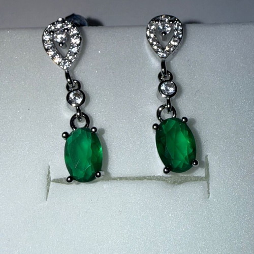 Earrings with green oval and white zirconia like new