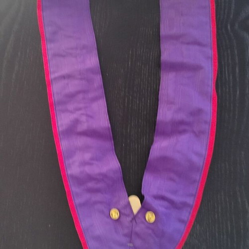 Medal with purple ribbon used, CPMMANDEUR distinction of CHAINE DES ROTISSEURS