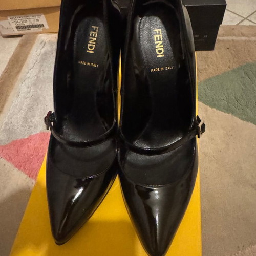 Fendi black pumps size 38 like new