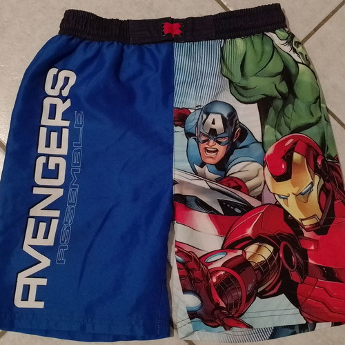 Avengers Marvel and Billabong Boys' Swim Shorts like new, pack of 2