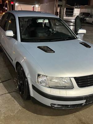 Volkswagen Passat 1.8 Turbo λιμουζίνα 2000 μεταχειρισμένο, χειροκίνητο, ασημί