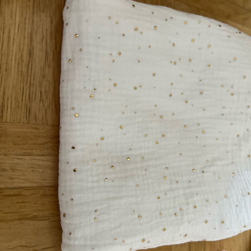 Bib and muslin cloth
