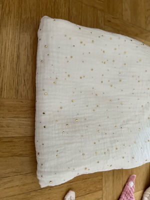 Bib and muslin cloth