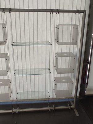 Έπιπλο βιτρίνα προβολής μεταχειρισμένο με plexi και αλουμίνιο