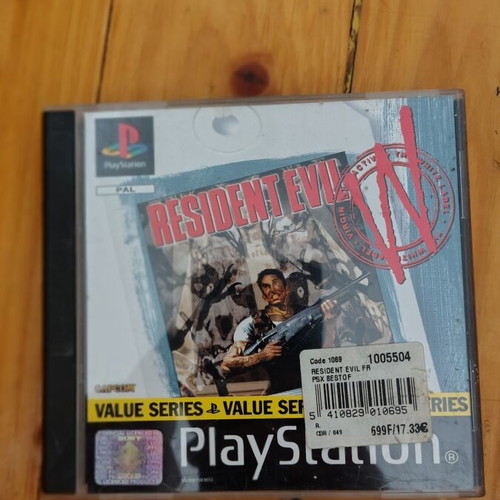 Resident Evil PlayStation PS1 game used, complete with manual