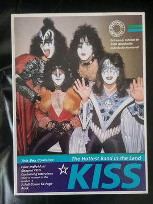 KISS The Hottest Band In The Land Box Set like new