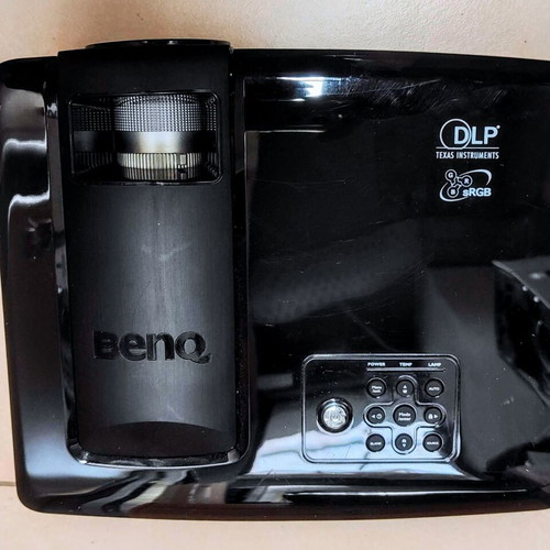 BenQ MP515 projector used with remote and new replacement lamp