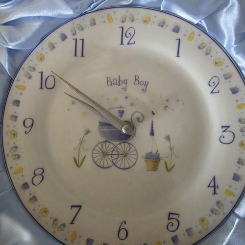 Porcelain wall clock like new, analog