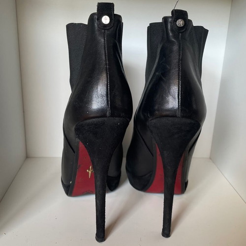Cesare Paciotti boots size 41 black like new leather with 14 cm heel