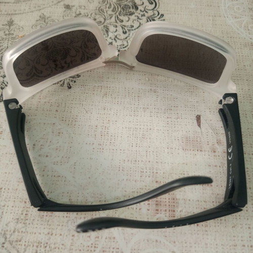 Sunglasses set of 2 like new, mirror lenses, folding and wooden frame