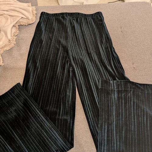 Velvet green pants Mango size M like new