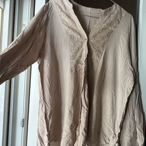 Women's shirt like new, size M, gray-light brown