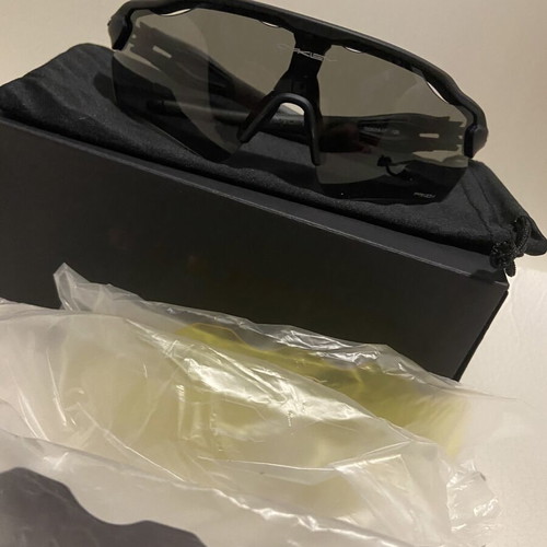 Oakley sunglasses new, black
