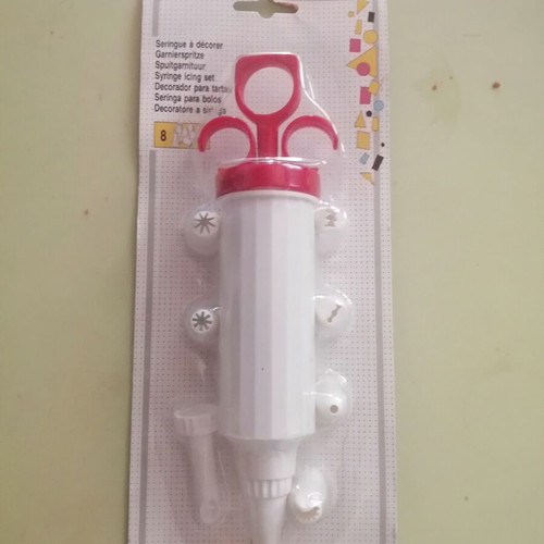 Plastic Icing Syringe with 8 Tips new