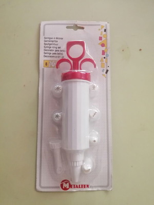 Plastic Icing Syringe with 8 Tips new