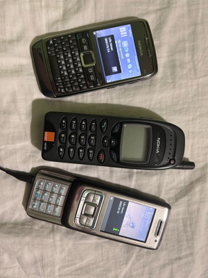 Nokia set of 3 phones like new, locked to operator