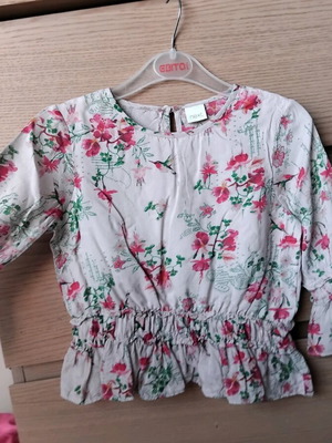 Φλοραλ top μπλουζάκι Next σαν καινούργιο, για 5 ετών, πολύχρωμο