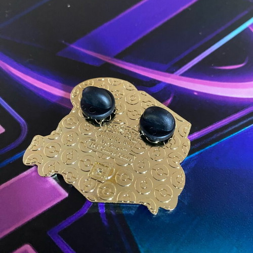 Pokemon coin pin like new with Chikorita, Tepig and Totodile