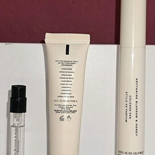 Jo Malone gift set with Nectarine Blossom and Honey and Lime Basil hand cream like new