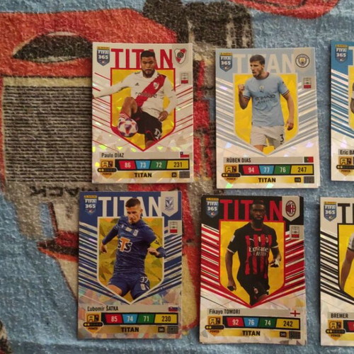 Fifa365 Dominator, Titan, Magician collection like new, 40 cards