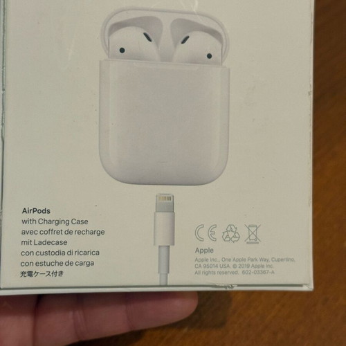 AirPods 2generetion case with charging cable and box like new