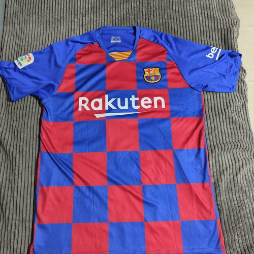 Barcelona Messi Jersey T-Shirt like new, fits XL