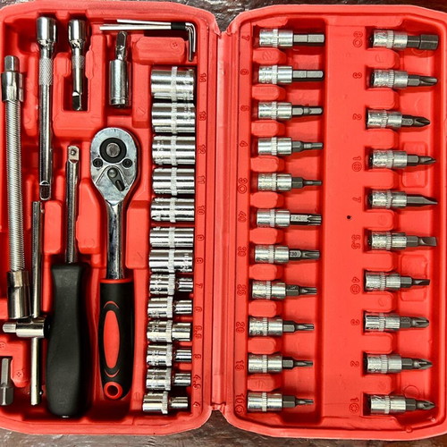 Socket set 1/4 46 pieces new with sockets and bits