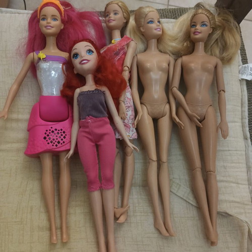 Barbie and Ariel dolls like new, set of 50