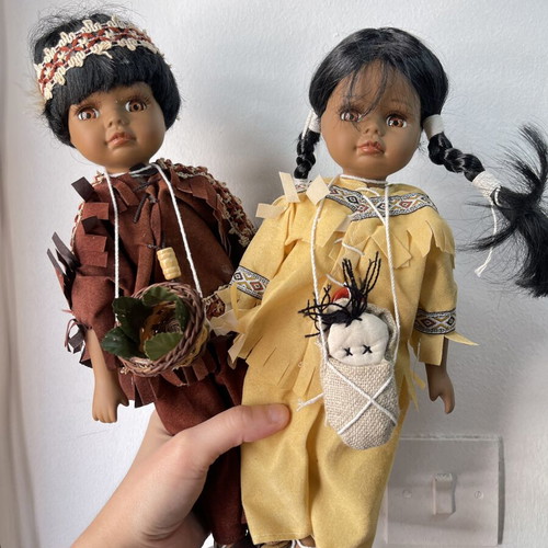 Set of 2 vintage porcelain collectible dolls native style, like new