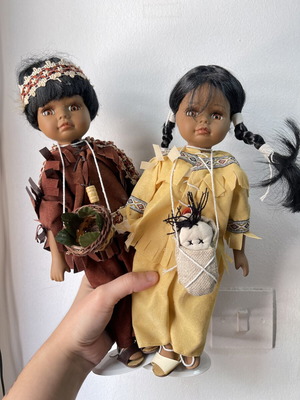 Set of 2 vintage porcelain collectible dolls native style, like new